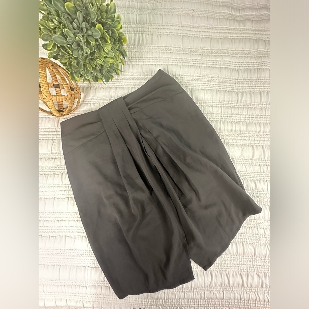 TOBI Pleated Front Black Lined Mini Skirt Size Small - Picture 4 of 11